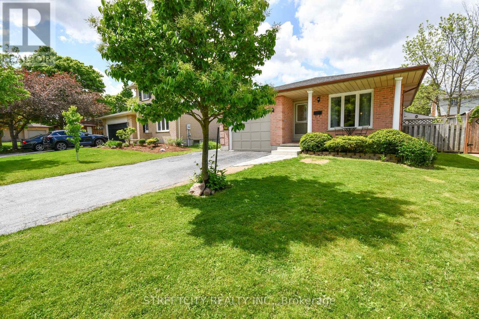 295 Walmer Grv, London, ON N6G 4G9