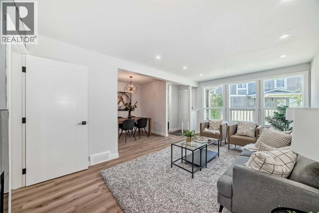 544 Blackthorn Road Ne Unit 404, Calgary, AB T2K 5J5