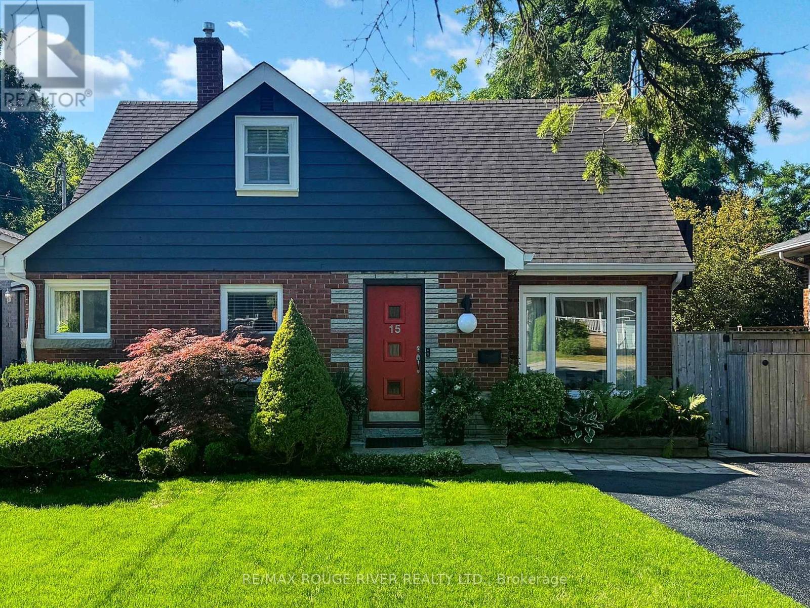 15 White Ave, Toronto, ON M1C 1P1