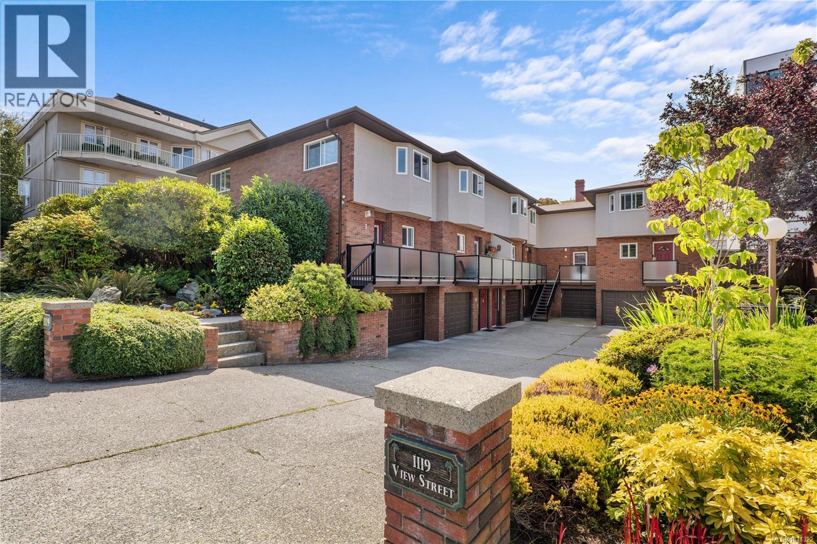 1119 View St Unit 1 St, Victoria, BC V8V 3L9