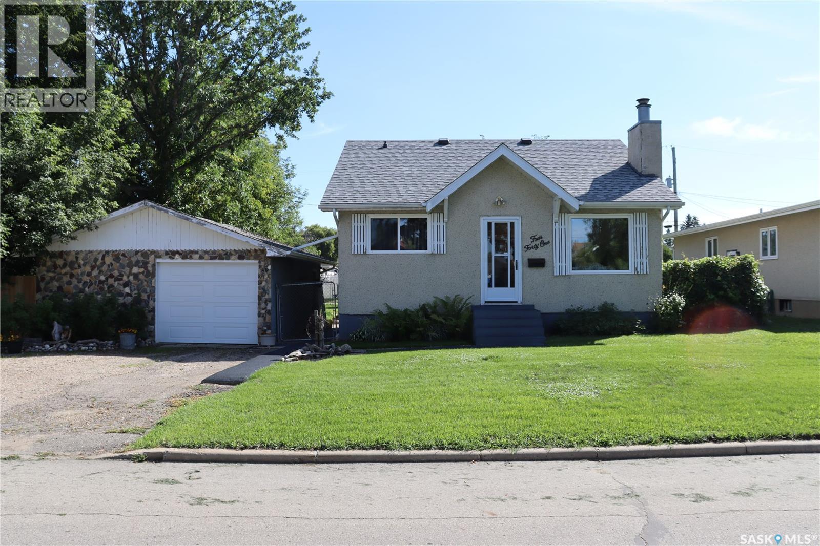 441 25 Street East, Prince Albert, SK S6V 1T3