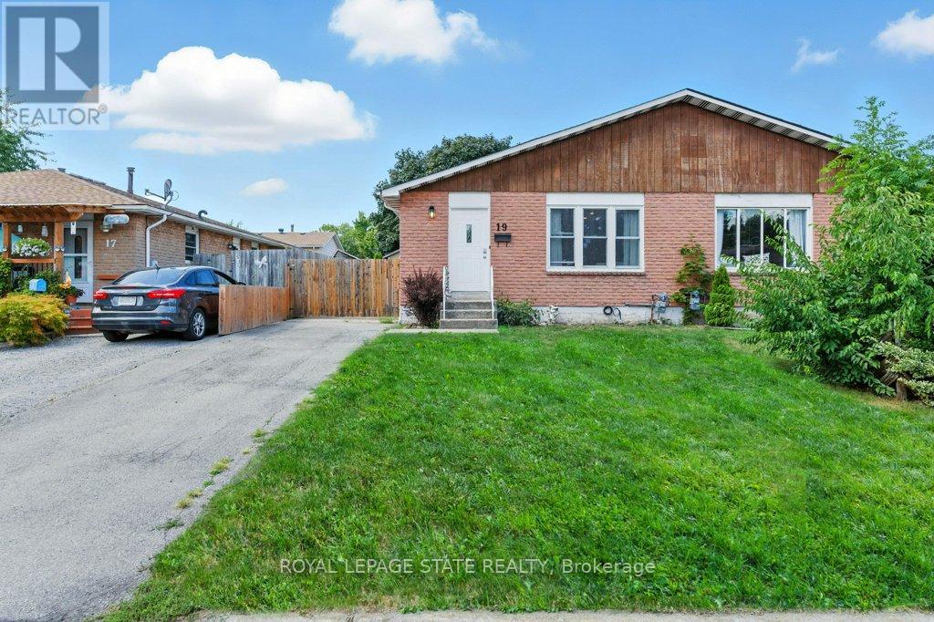 19 Lampman Cres, Thorold, ON L2V 4K6