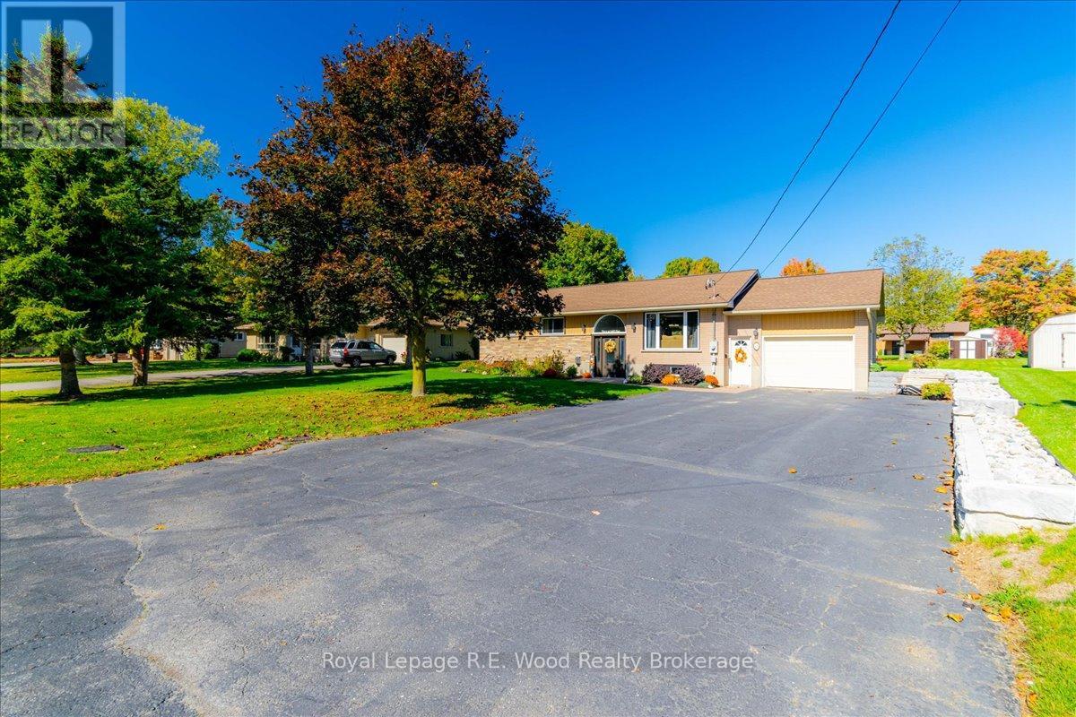 49 Dereham Dr, Tillsonburg, ON N4G 2B1