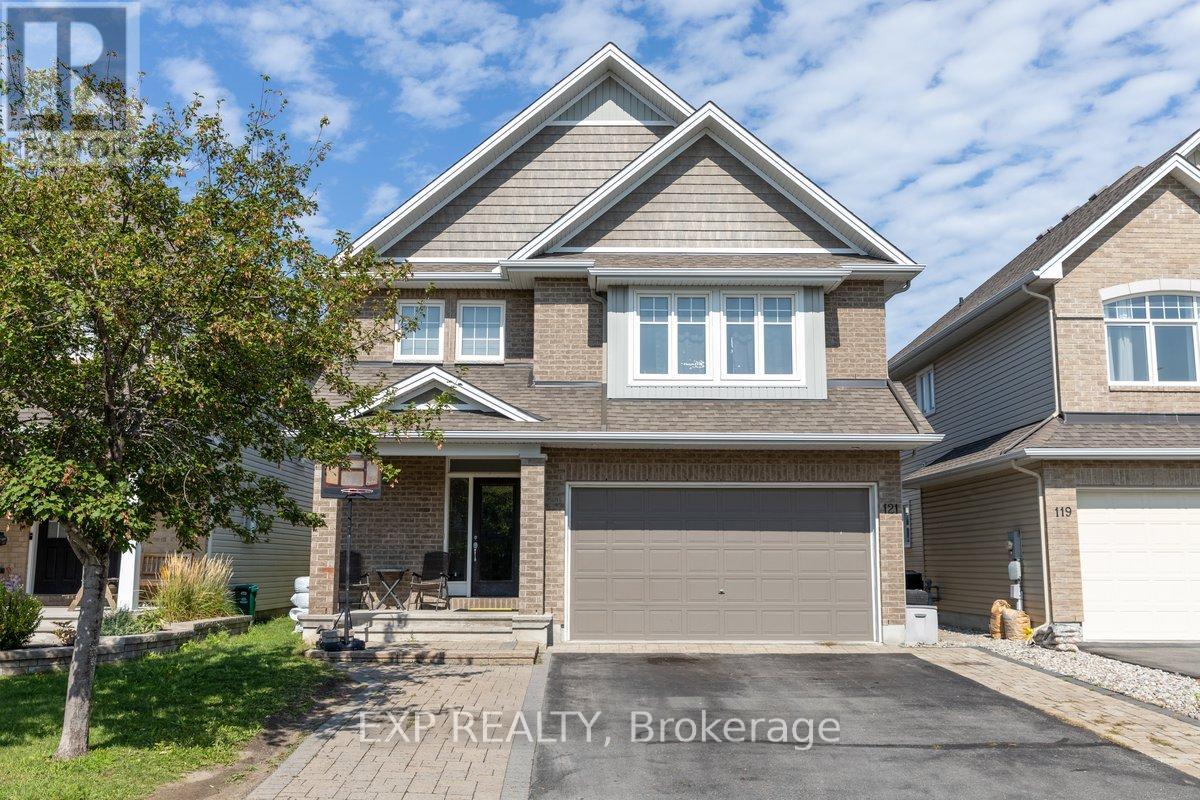 121 Daglan Cres, Ottawa, ON K4A 0W7