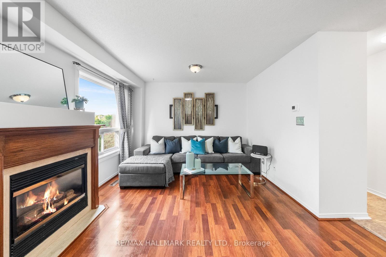18 1867 Kingston Rd, Pickering, ON L1V 6Z4