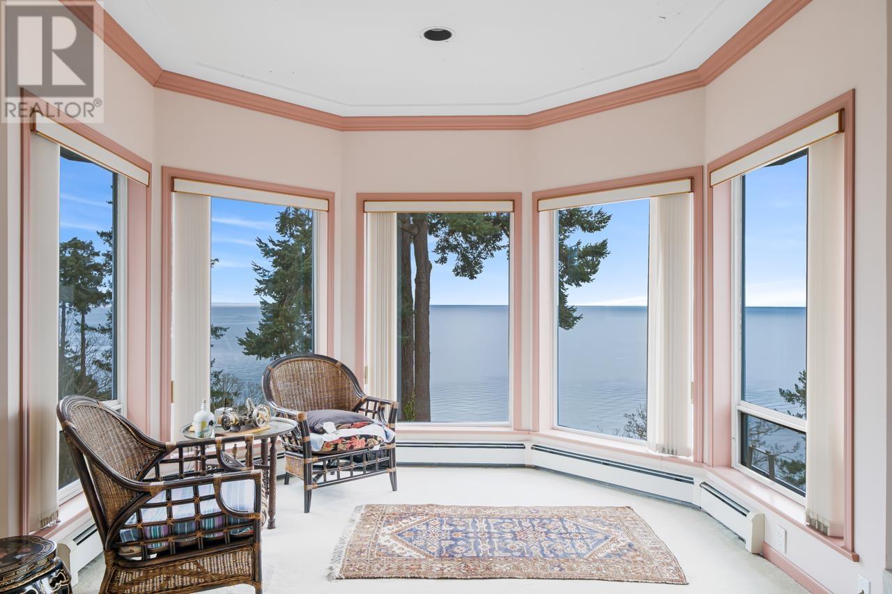58 Tsawwassen Beach Rd, Delta, BC V4M 4C6