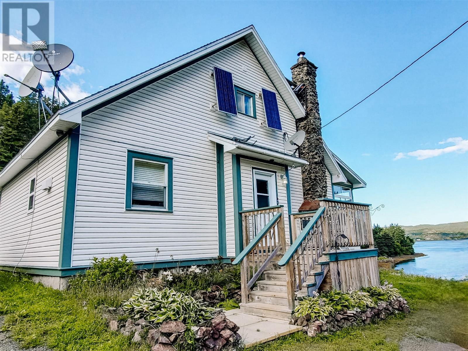 15 Loadabats Rd, Pilleys Islands, NL A0J 1M0