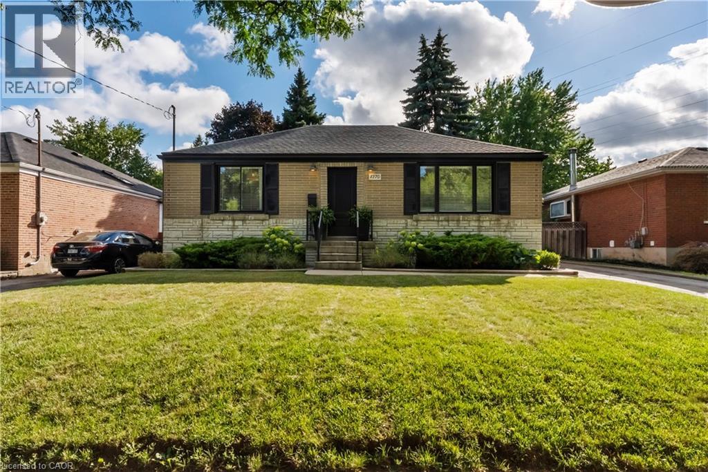 1270 Homewood Dr, Burlington, ON L7P 2M6