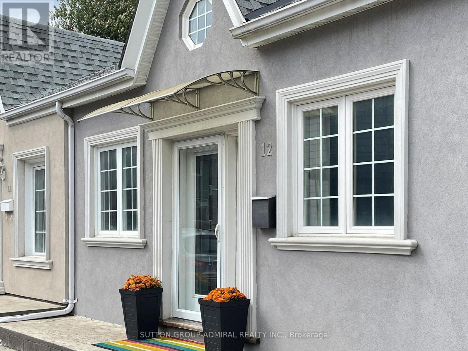 12 Abbs St, Toronto, ON M6K 1M6