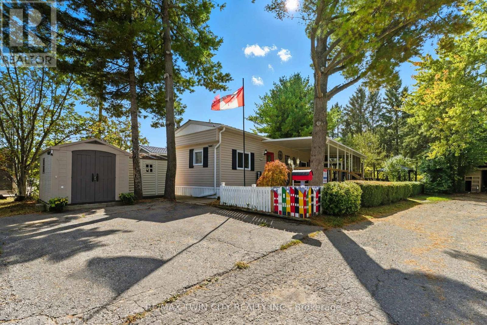 518 673 Brant Waterloo Rd, North Dumfries, ON N0B 1E0
