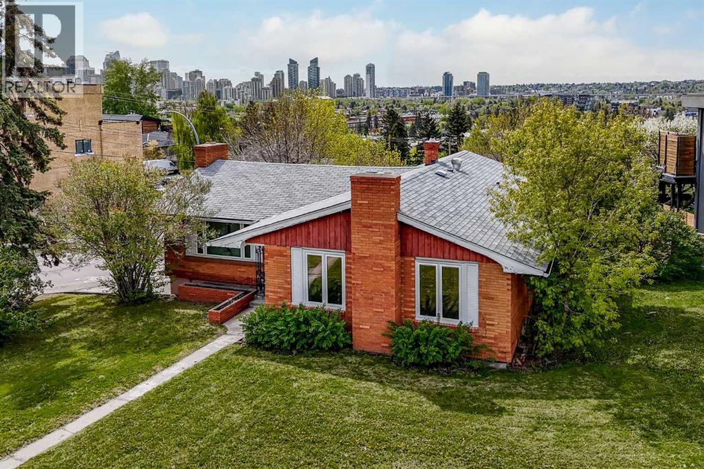 1927 Briar Cres NW, Calgary, AB T2N 3V6