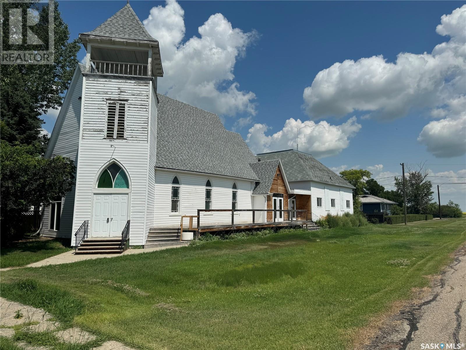 400 1 Street, Lang, SK S0G 2W0