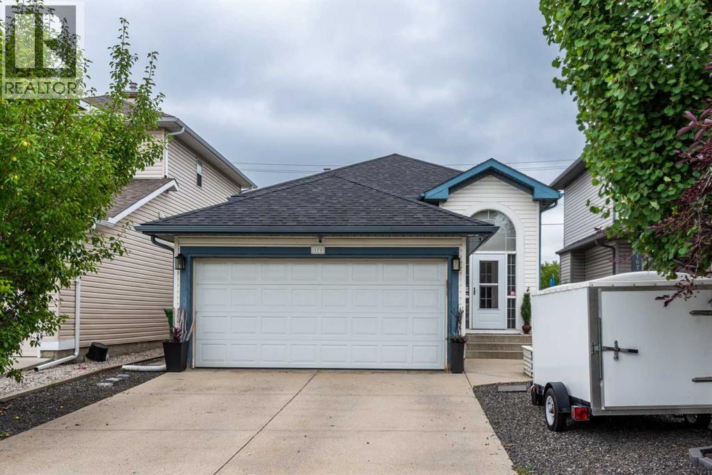 171 Bridlewood Cir SW, Calgary, AB T2Y 3L1