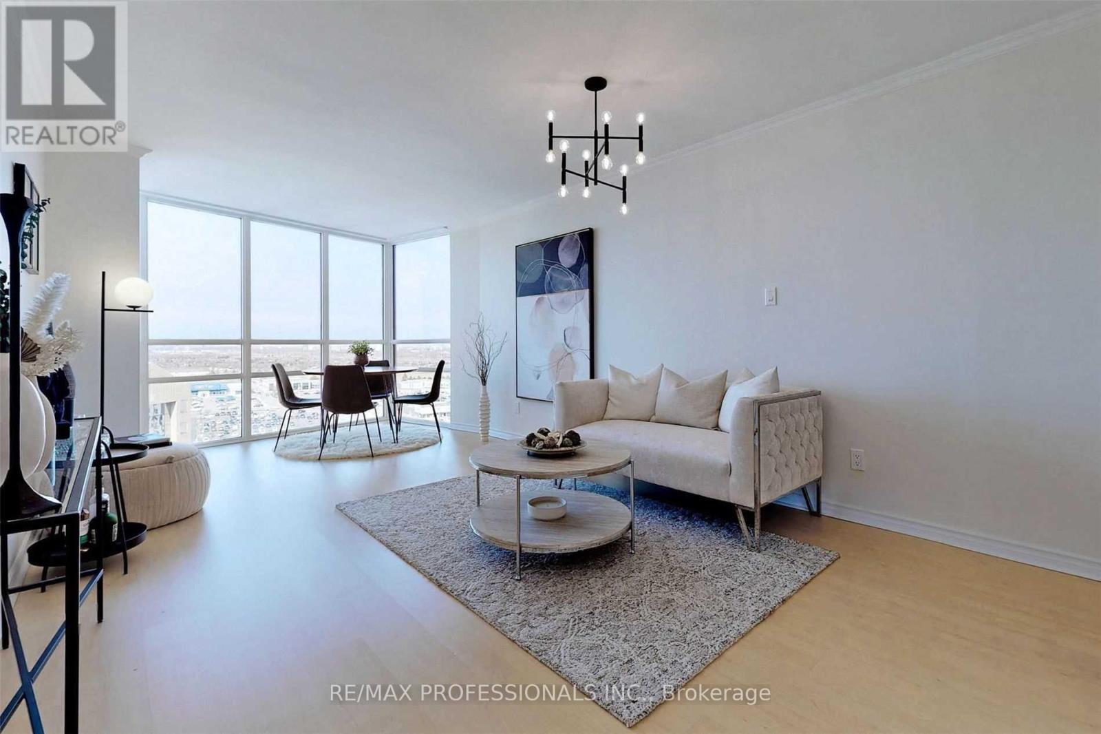 1604 50 Eglinton Ave, Mississauga, ON L5R 3P5