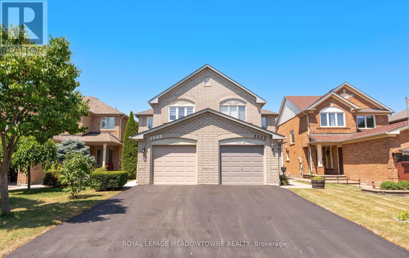 3969 Bentridge Rd, Mississauga, ON L5N 7V7