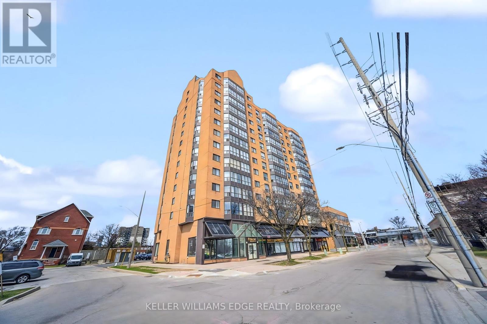 903 25 Agnes St, Mississauga, ON L5B 3X7