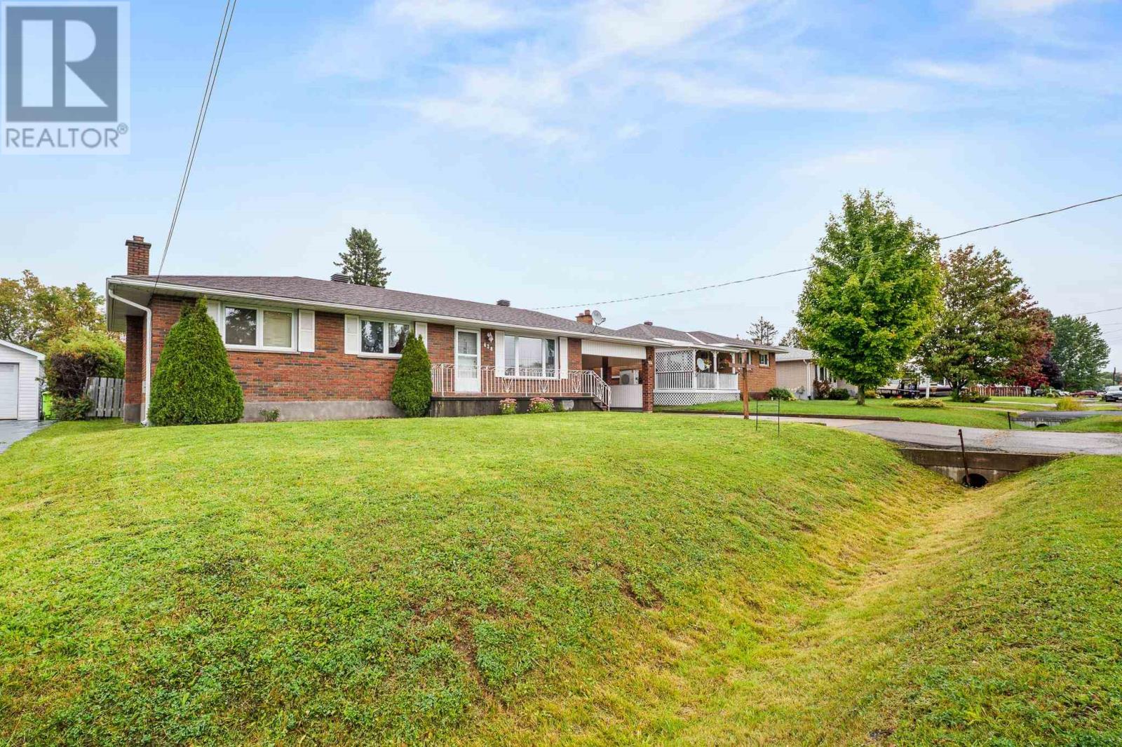 428 Langdon Rd, Sault Ste. Marie, ON P6C 2Y6