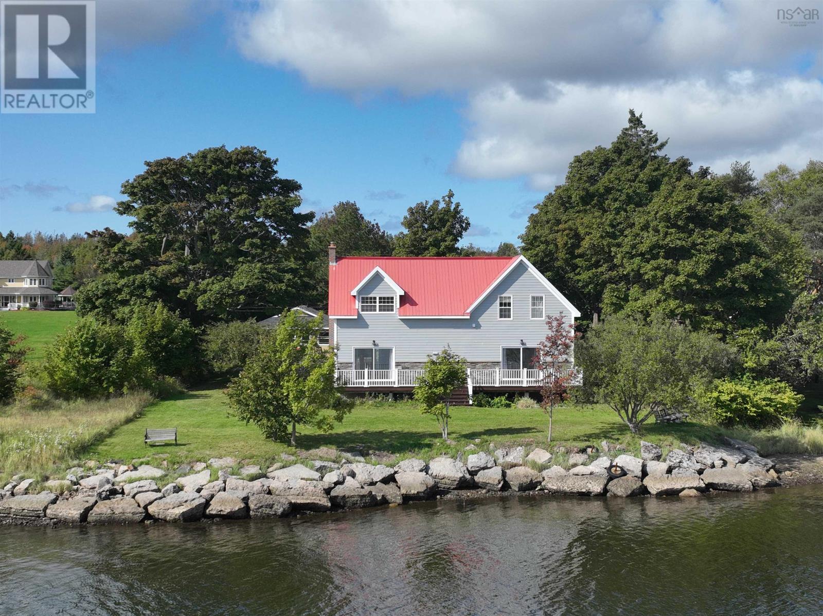 134 Sunrise Dr, Westmount, NS B1R 1N7