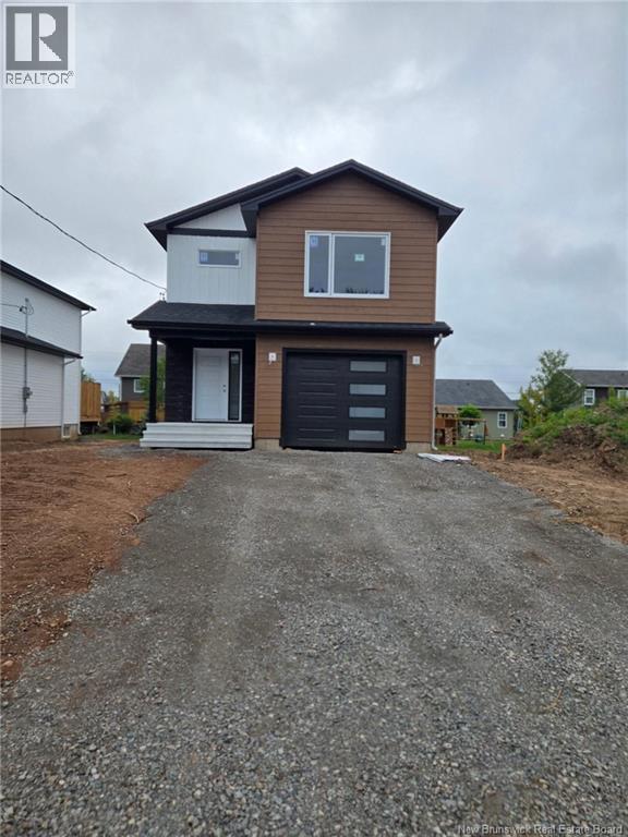 90 Rosenburg St, Moncton, NB E1G 5V5