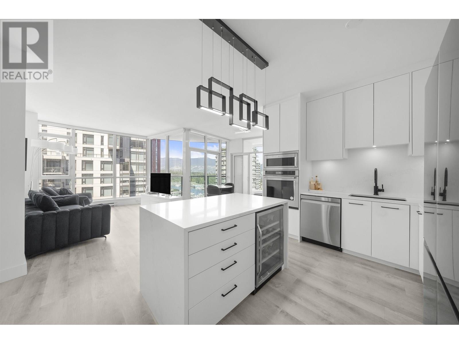 1189 Melville Street Unit 2201, Vancouver, BC V6E 4T8