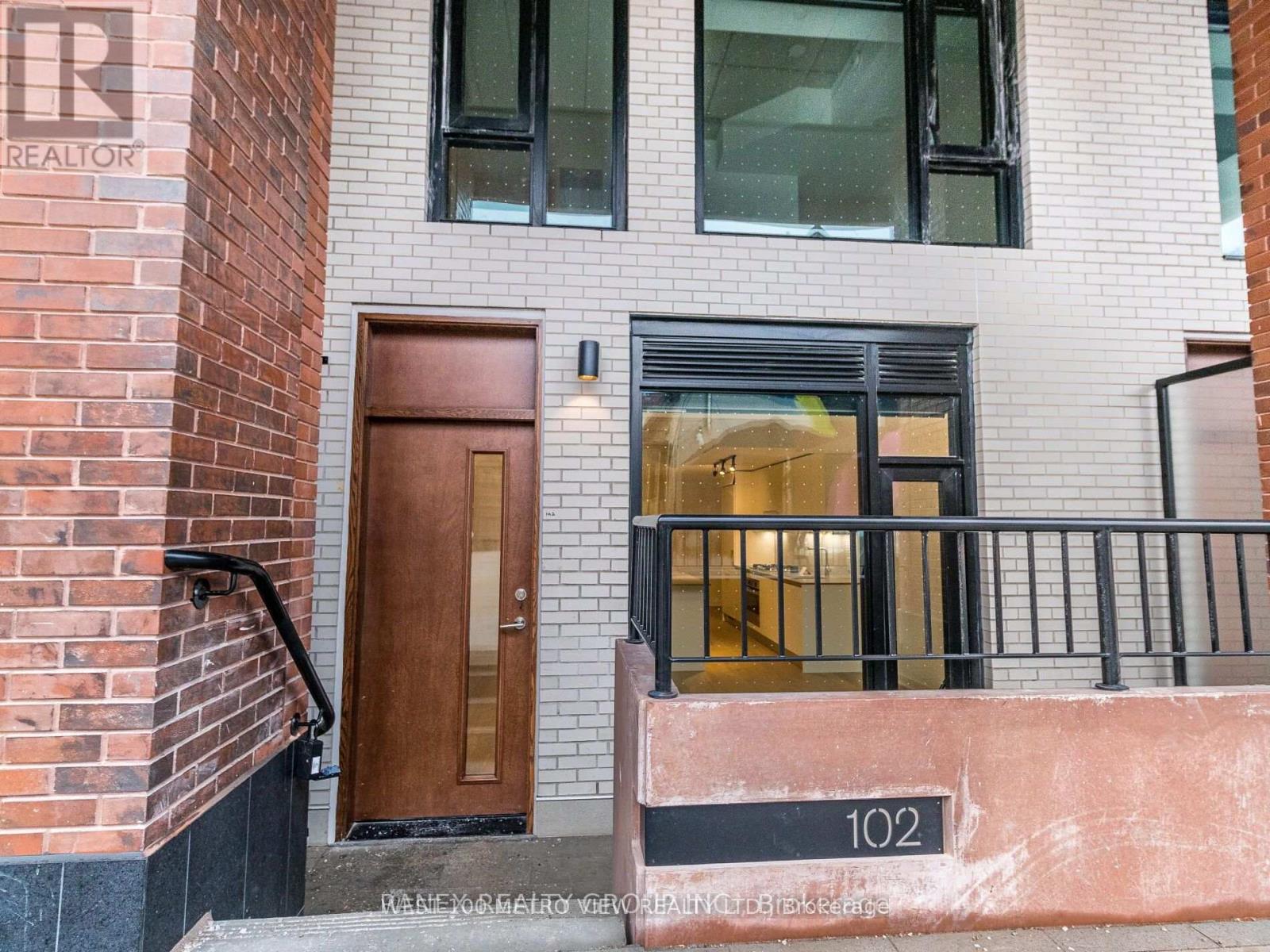 7 Watkinson Ave #102 Ave, Toronto Junction Area, ON M6P 1Y2
