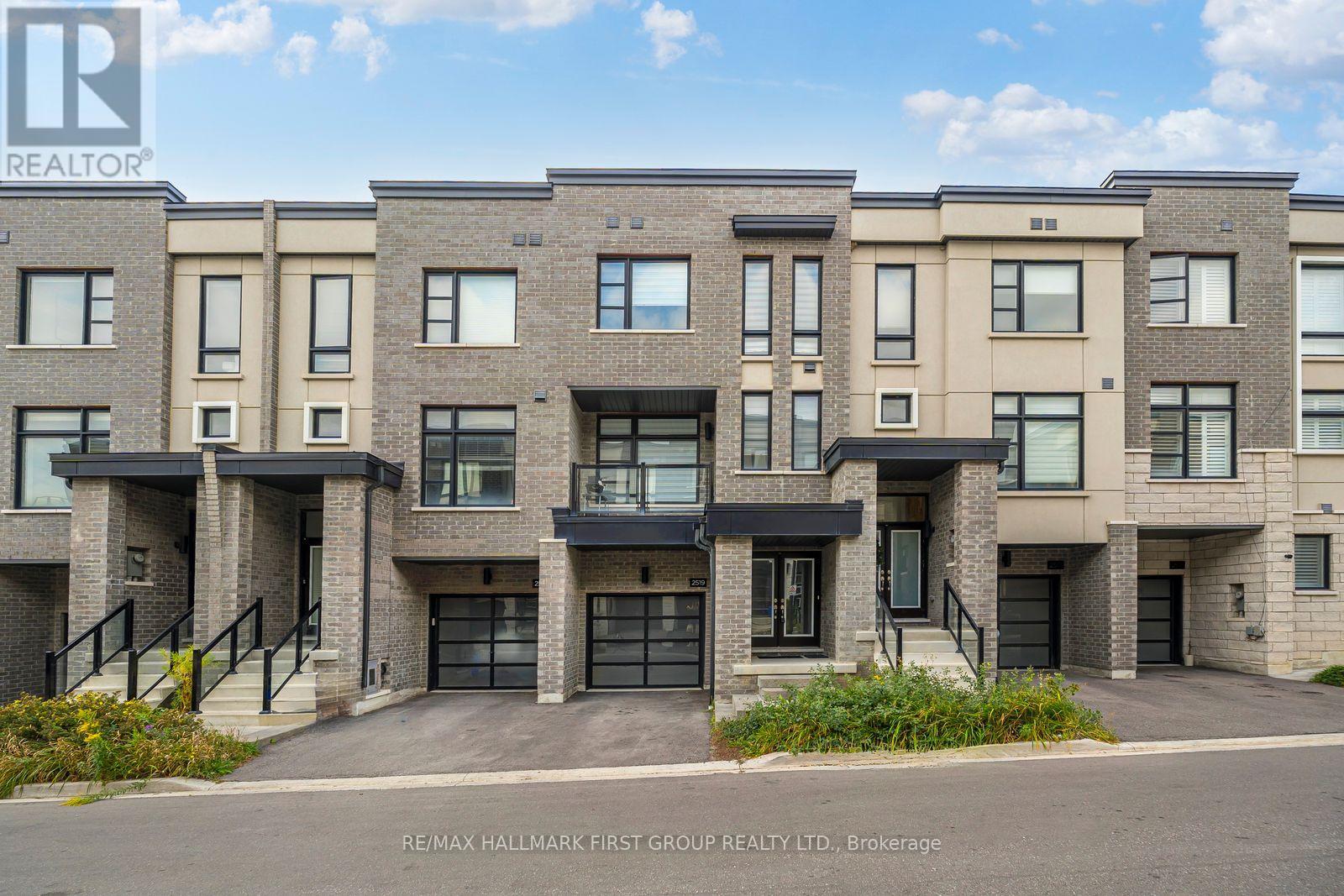 2519 Castlegate Crossing Dr, Pickering Duffin Heights, ON L1X 0H8