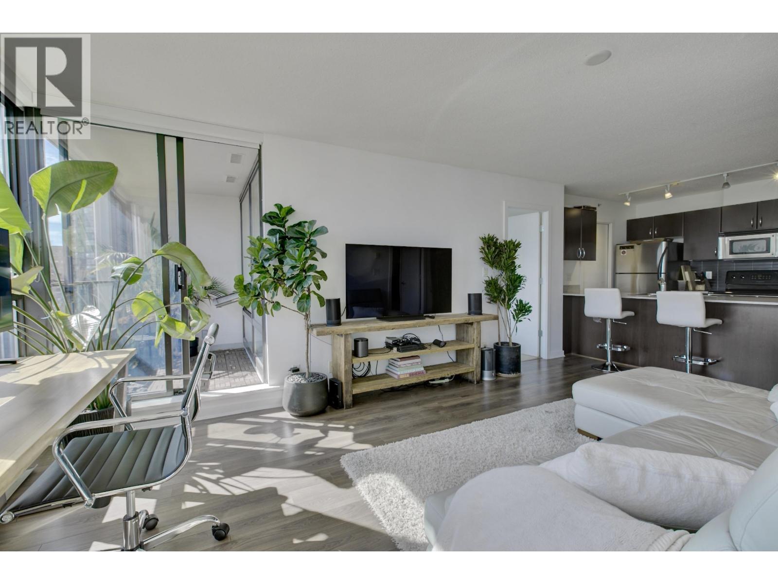 938 Smithe Street Unit 1303, Vancouver, BC V6Z 3H8