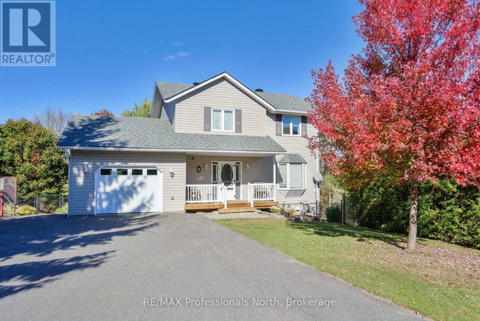 6 Lankin Ave, Bracebridge, ON P1L 1Z2