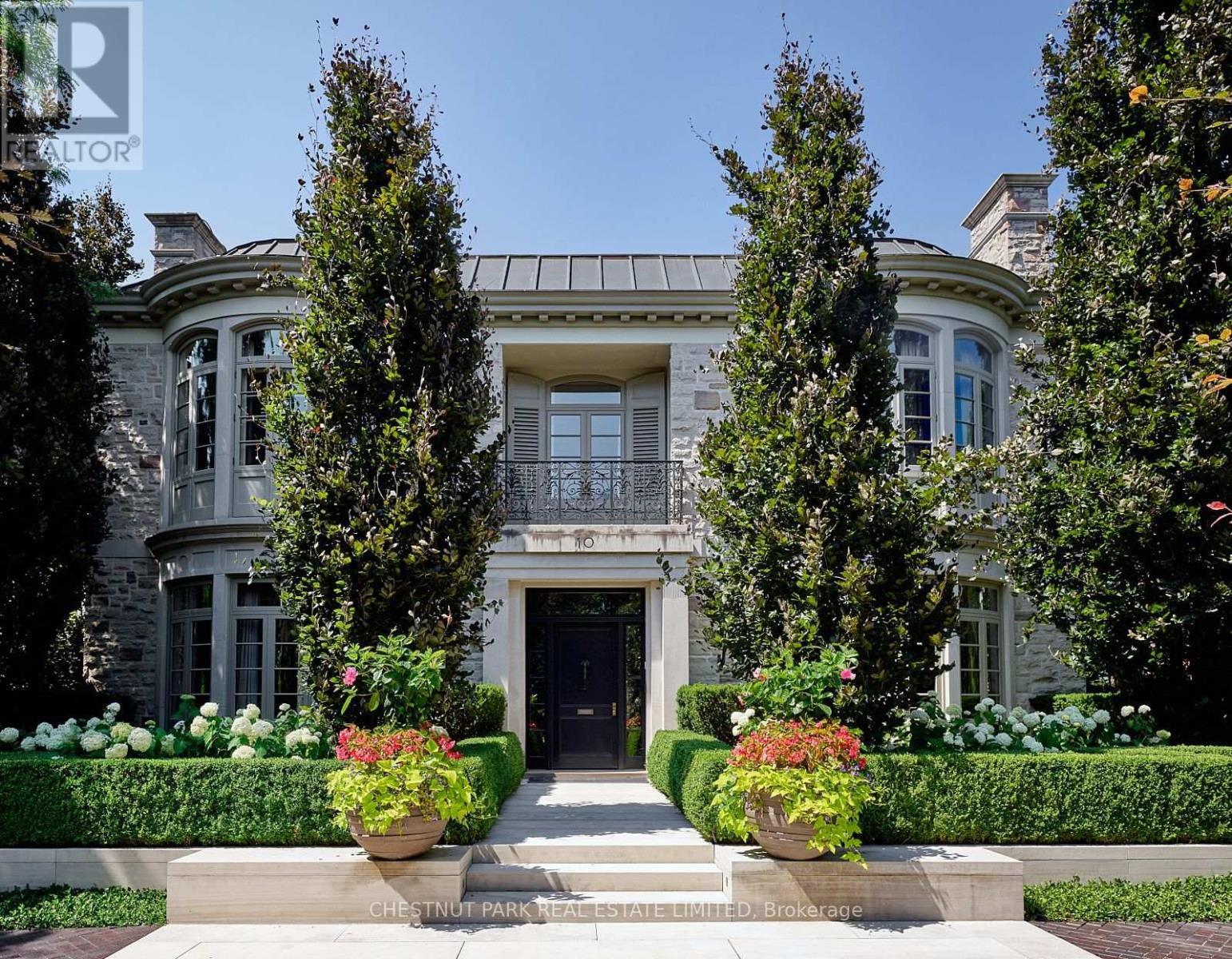 10 Shorncliffe Ave, Toronto, ON M4V 1T1