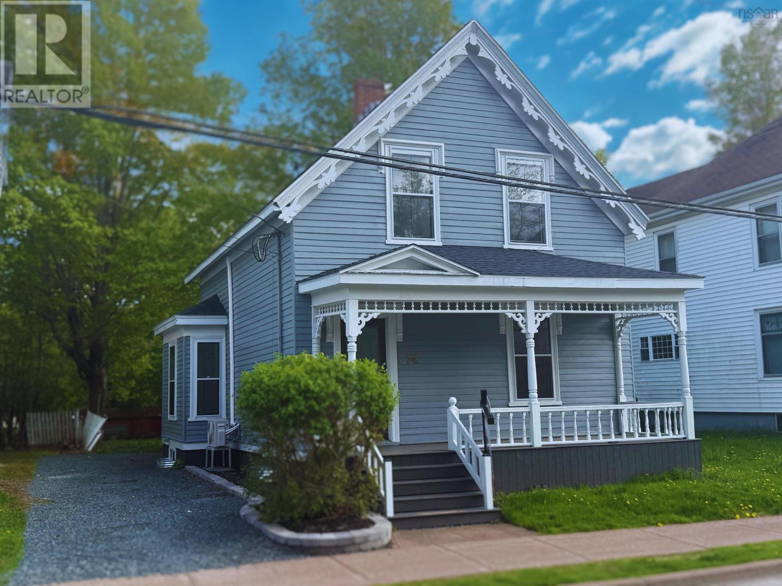 74 Duke St, Truro, NS B2N 2A6