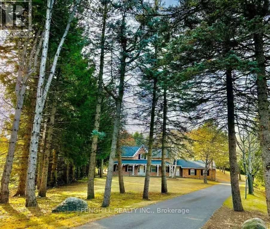 8 Blue Grass Dr, Aurora, ON L4G 6W5