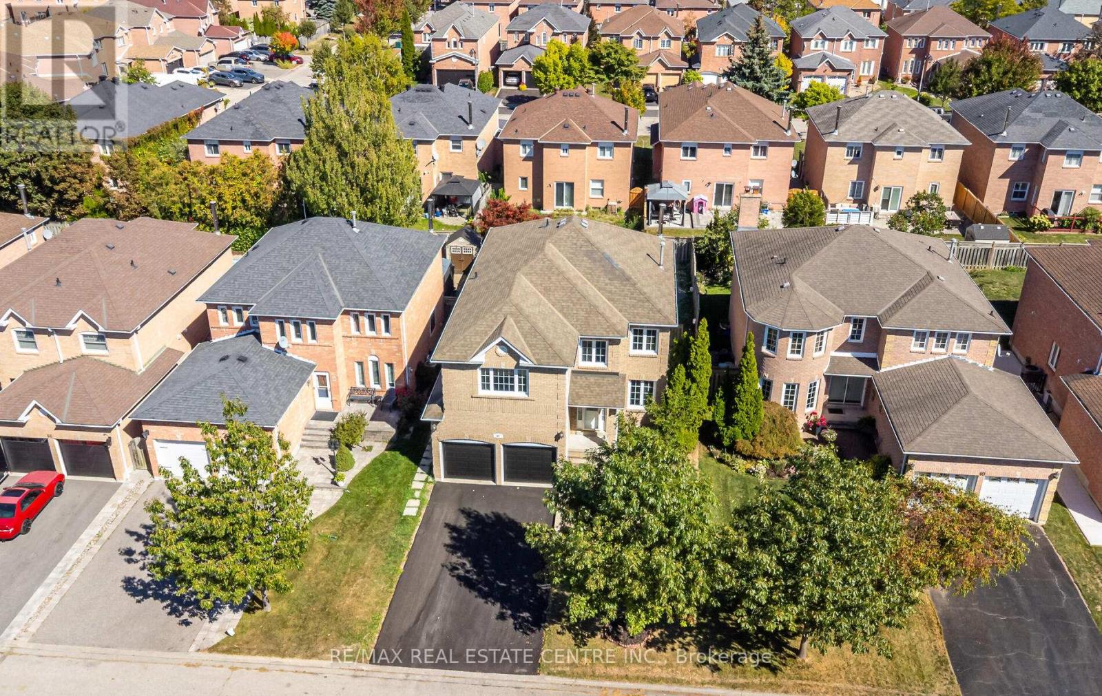 42 Howes St, Ajax, ON L1T 3V5
