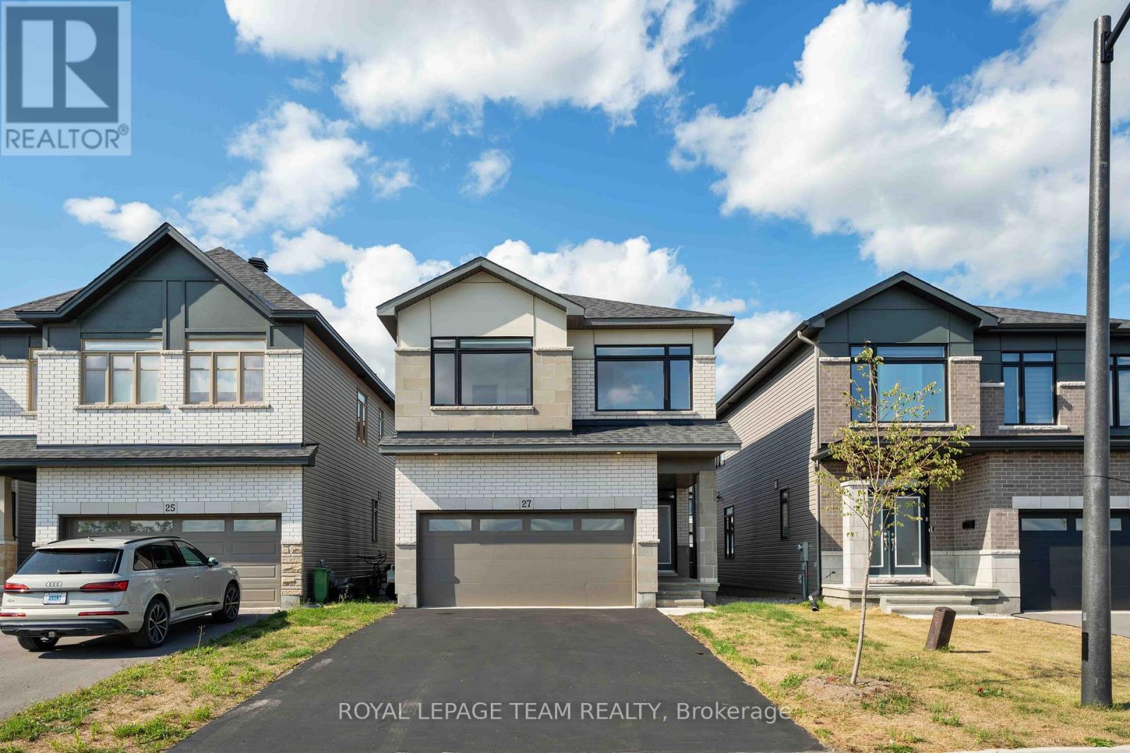 27 Peony Ln, Ottawa, ON K4M 0M3