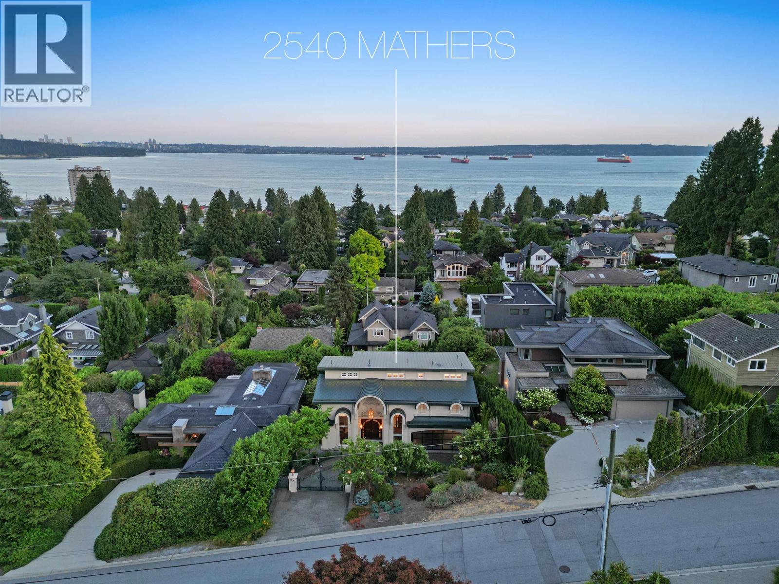 2540 Mathers Ave, West Vancouver, BC V7V 2J1