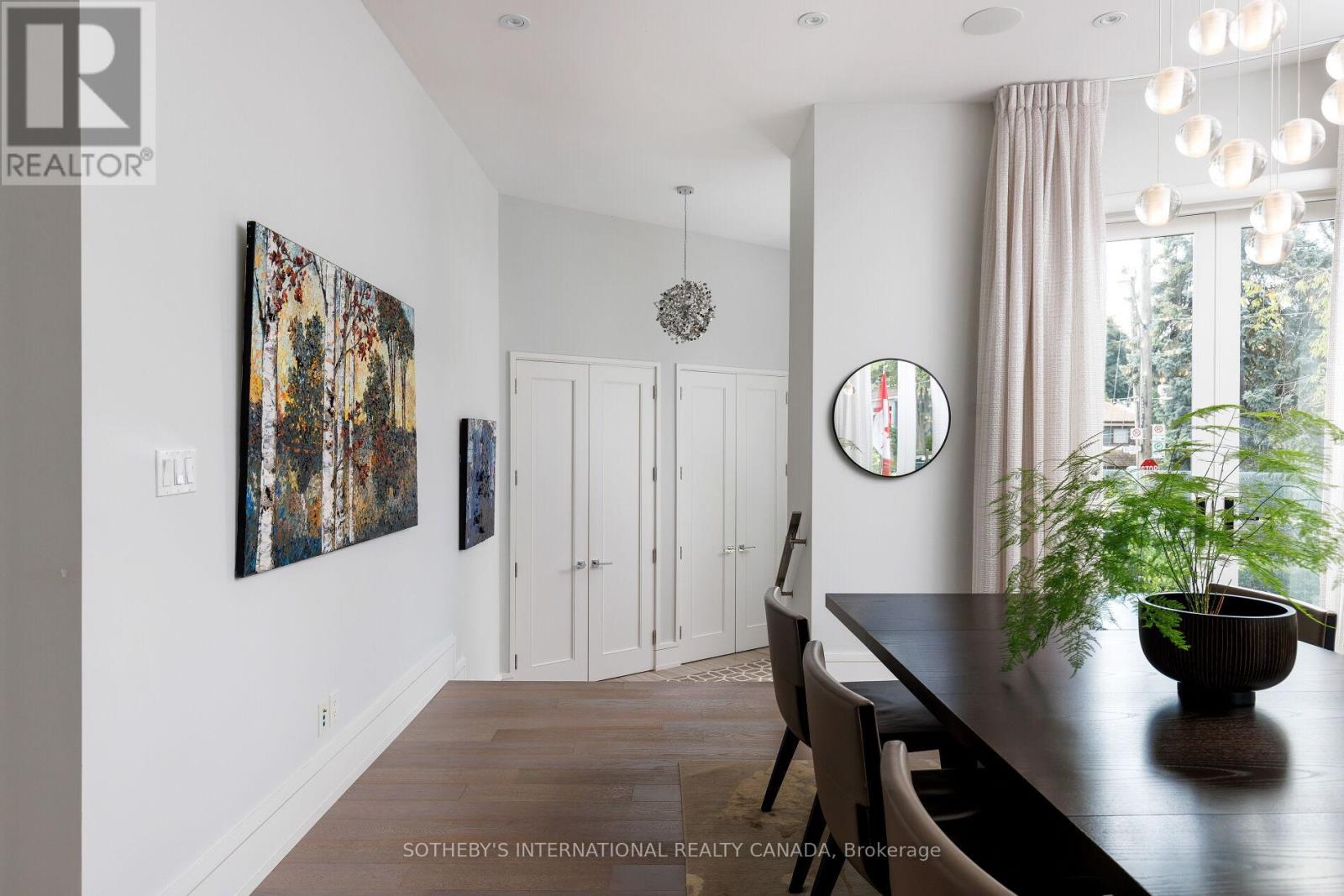 7 Thurloe Ave, Toronto, ON M4S 0B4