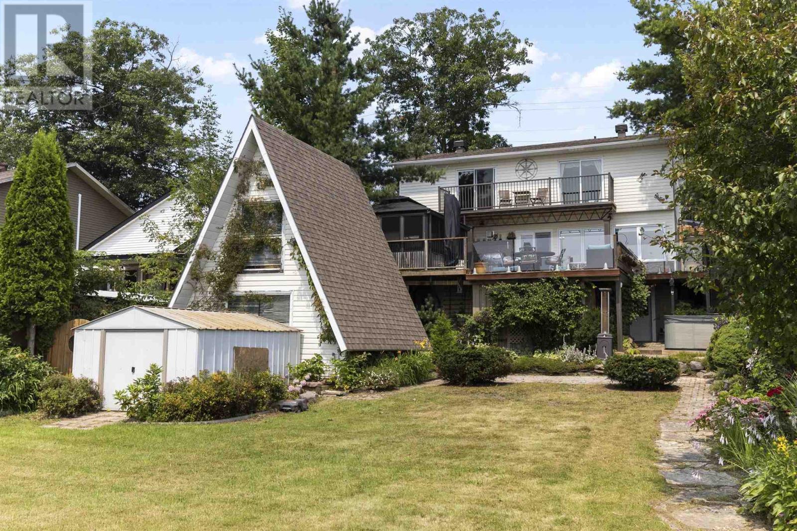 1777 Queen St E, Sault Ste. Marie, ON P6A 2G8