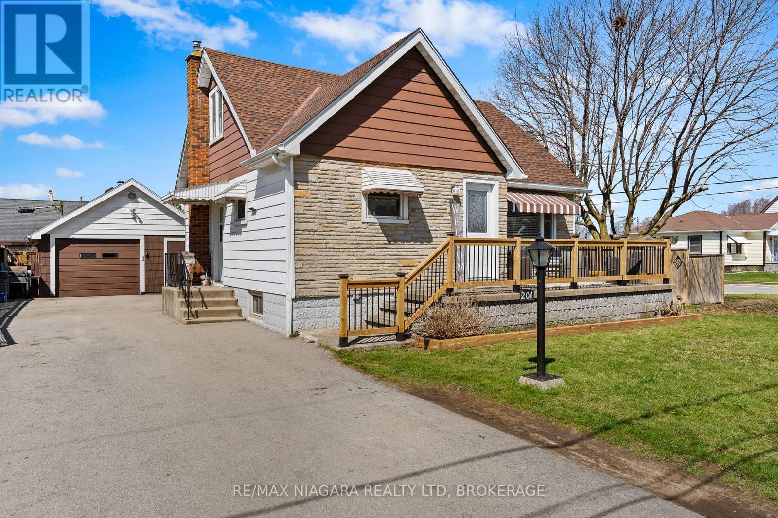 201 Knoll St, Port Colborne, ON L3K 5B4