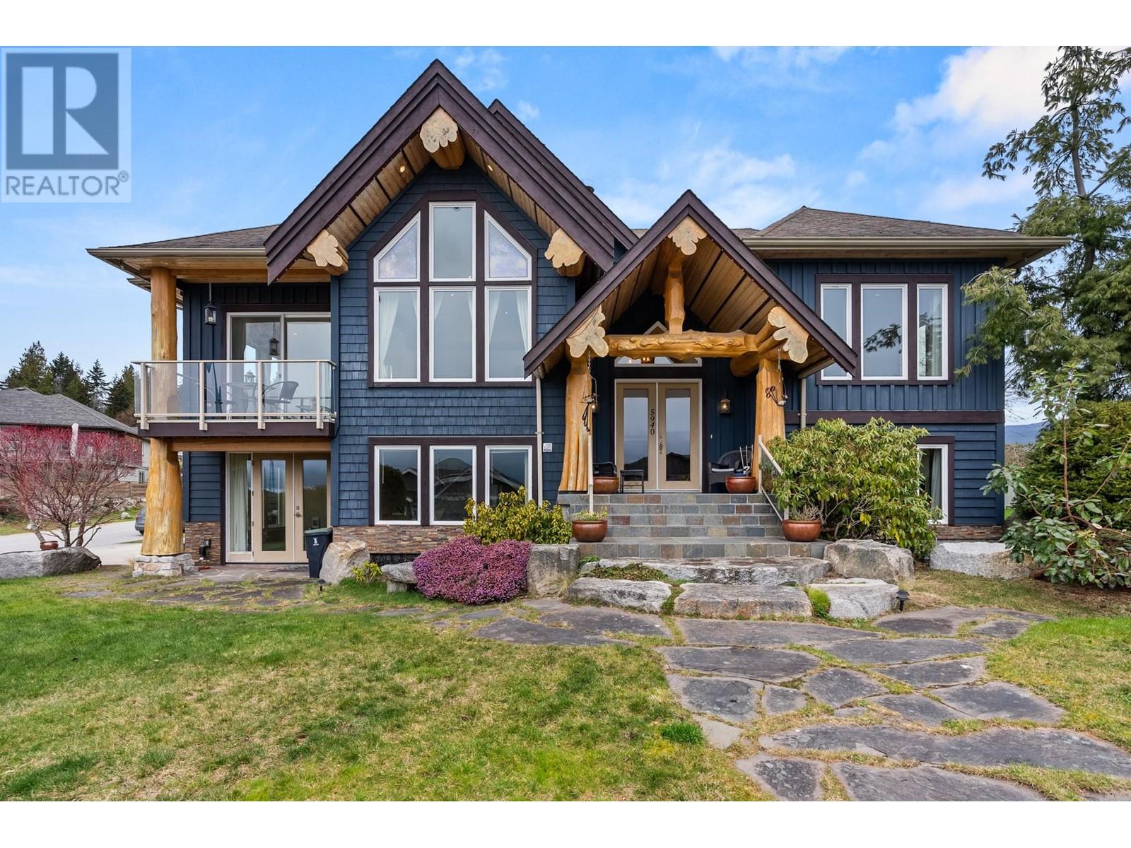 5940 Cowrie St, Sechelt, BC V7Z 0V1