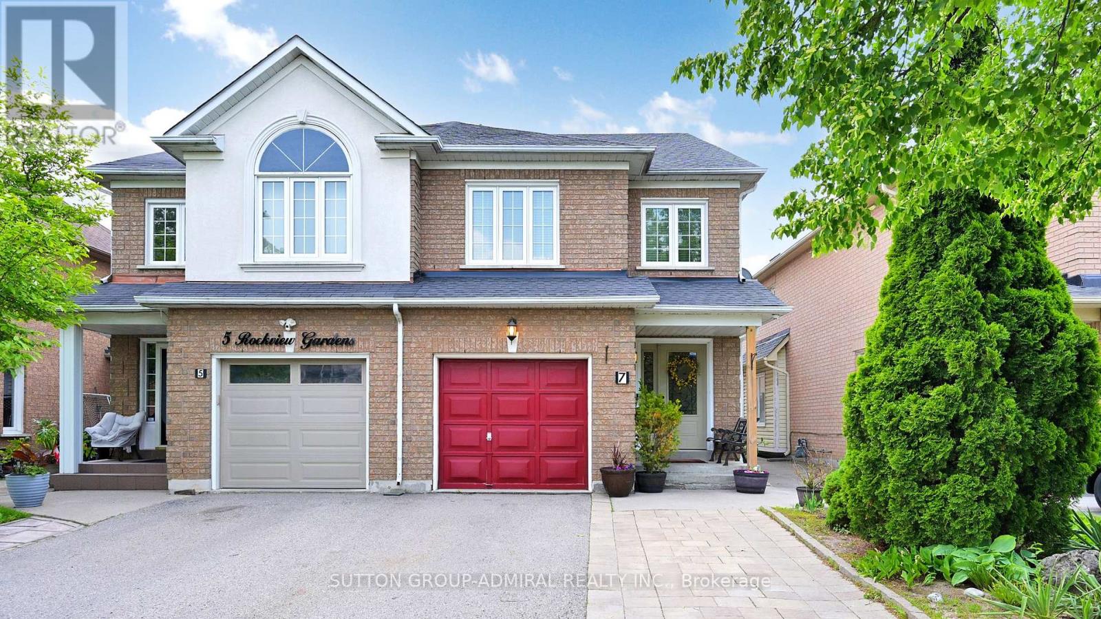 7 Rockview Gdns, Vaughan, ON L4K 4W4