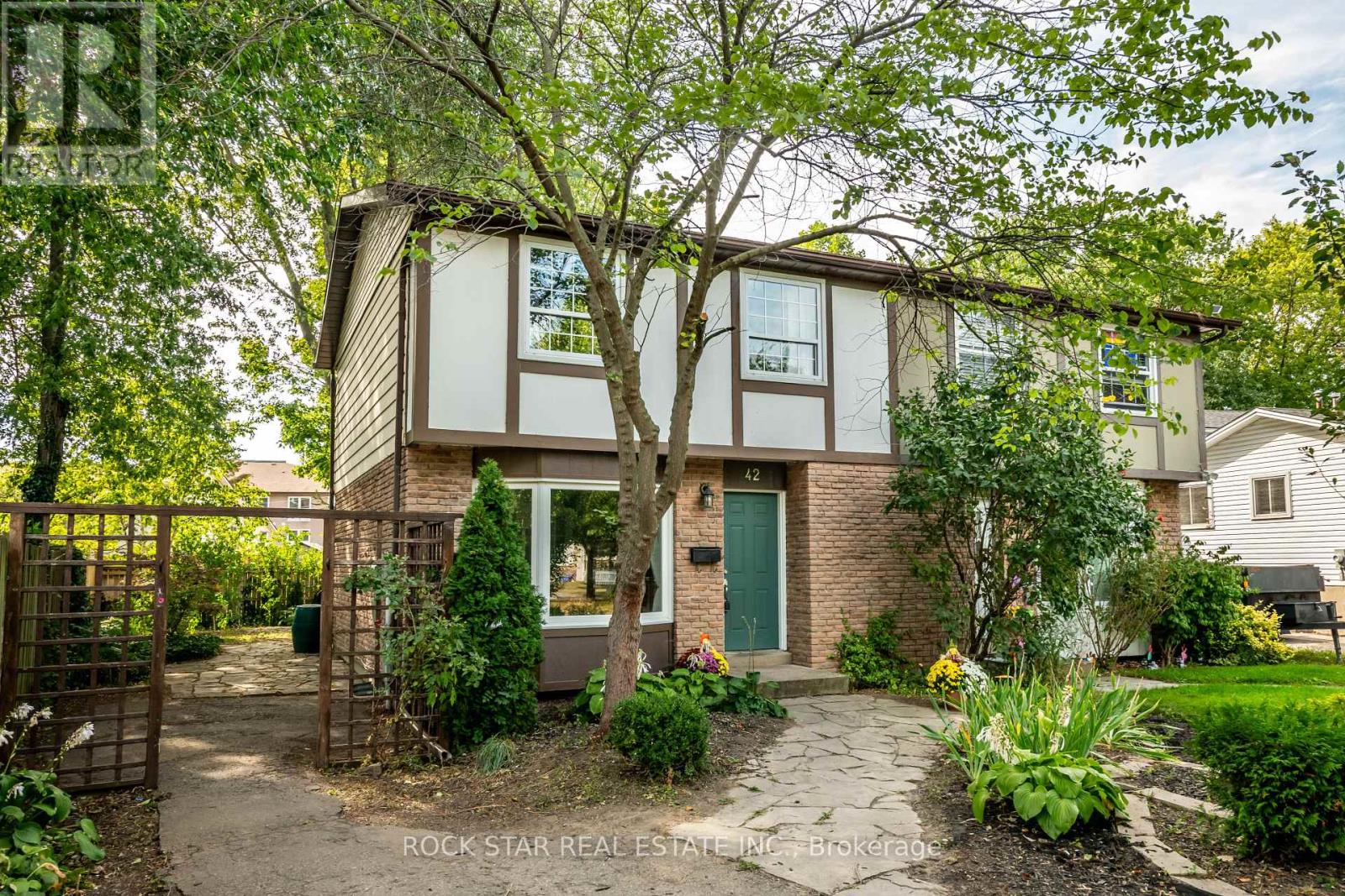 42 Oakmeadow Pl, St. Catharines, ON L2N 5X7