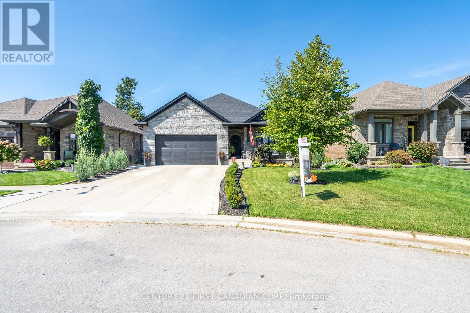 161 Collins Way, Strathroy-Caradoc, ON N7G 0G2