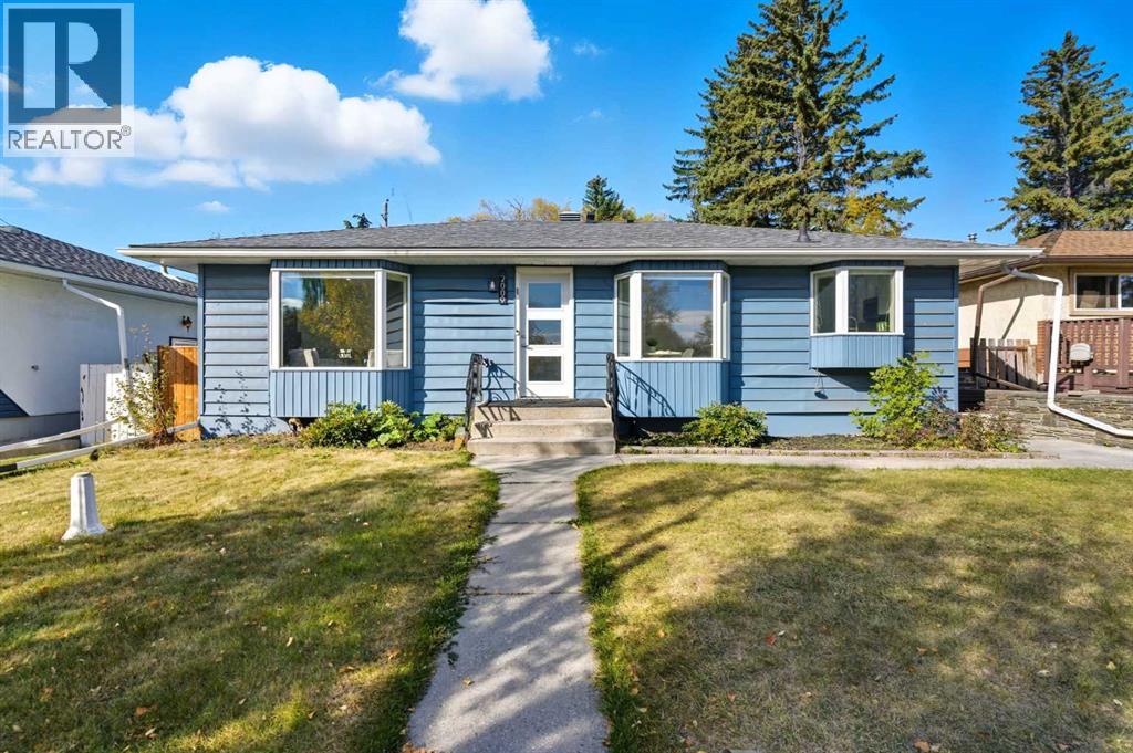2009 Cottonwood Cres SE, Calgary, AB T2B 1P9