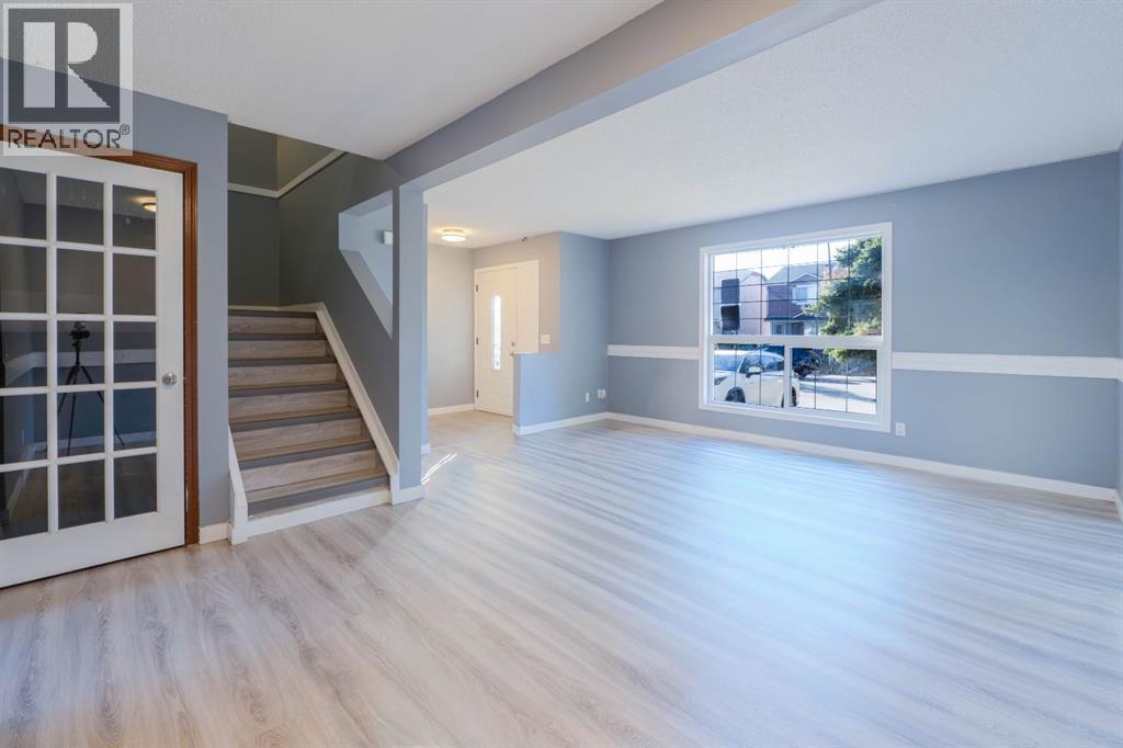 136 Martindale Dv, Calgary, AB T3J 3G5