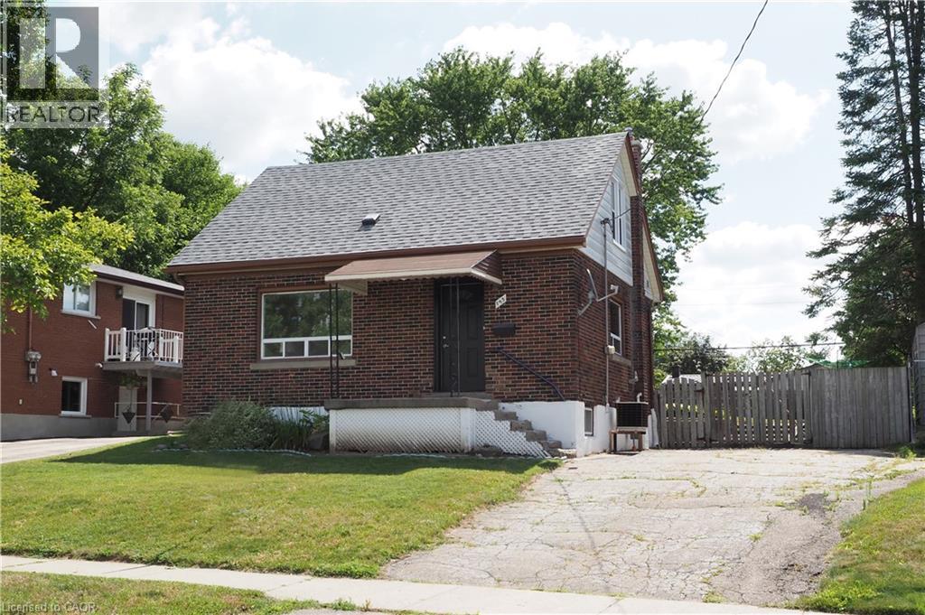 195 Sixth Ave, Kitchener, ON N2C 1R2