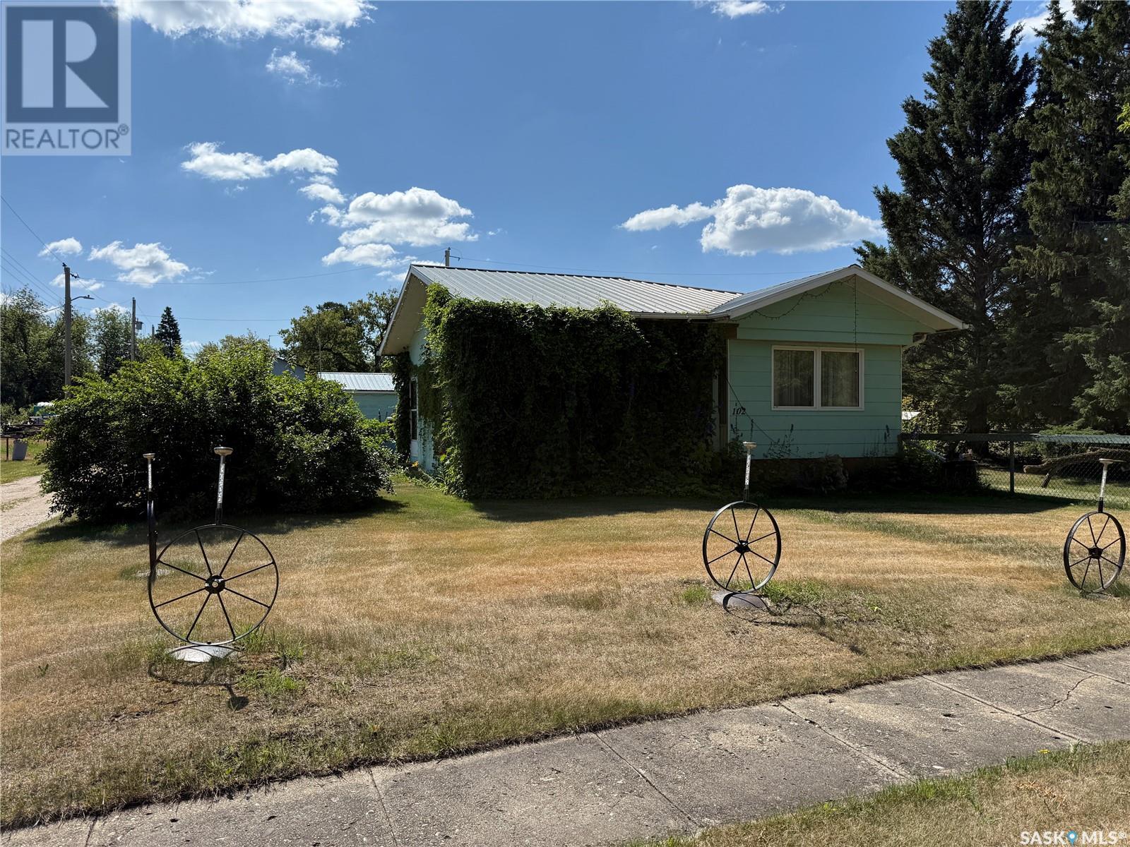 1st Avenue Unit 102, Parkside, SK S0J 2A0