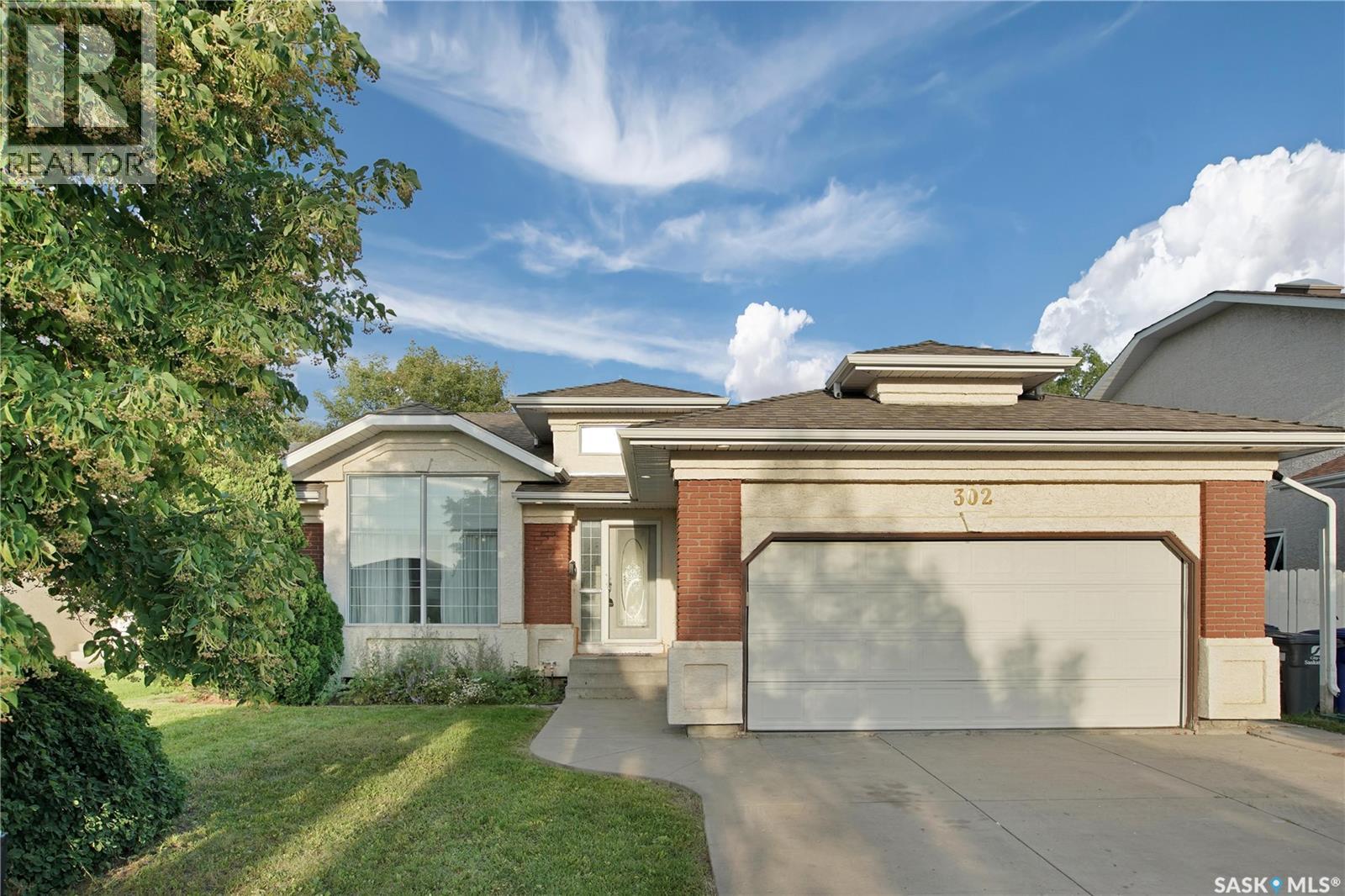 302 Blackthorn Cres, Saskatoon, SK S7B 1V1