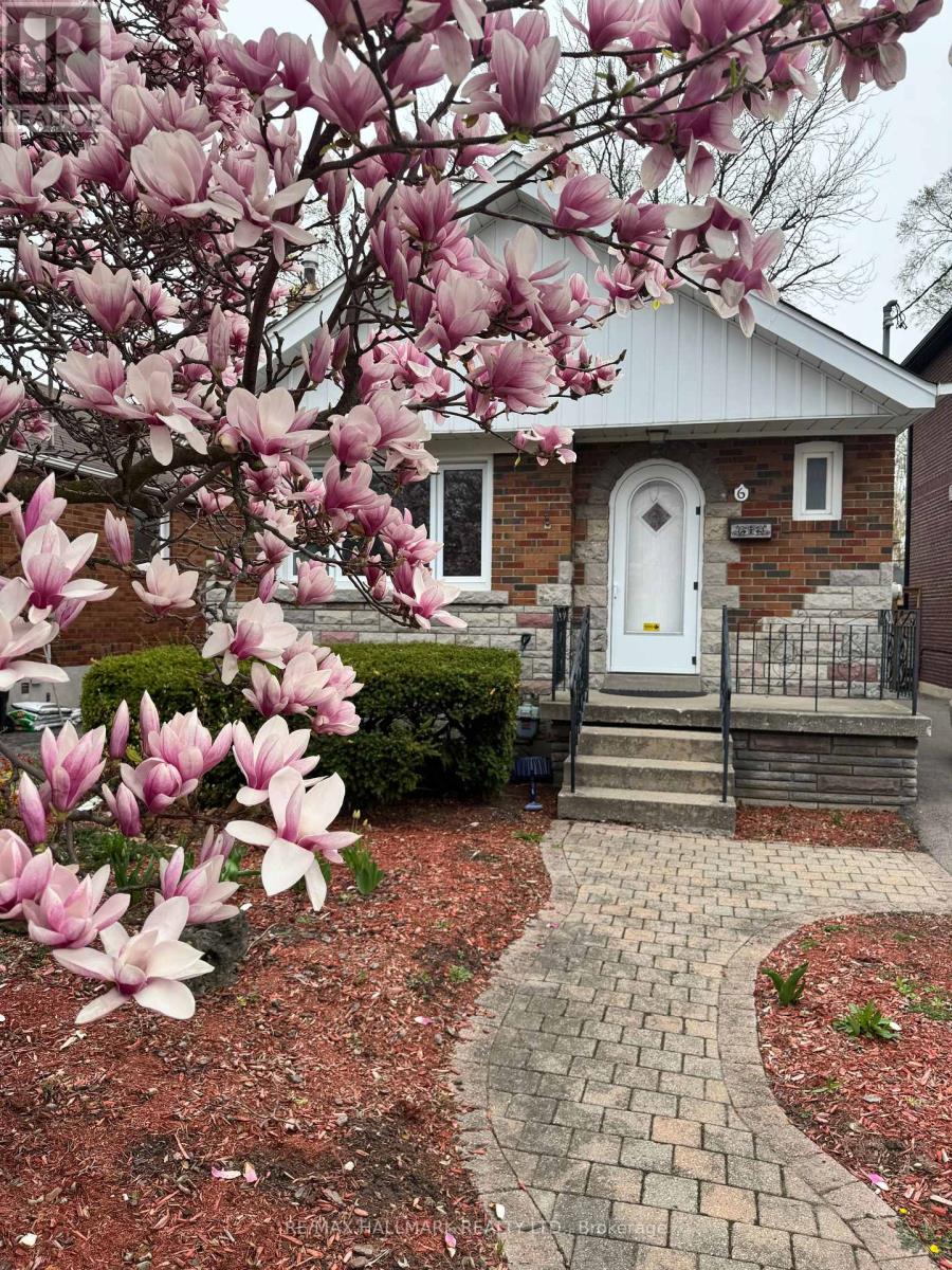 6 Athlone Rd, Toronto, ON M4J 4H2