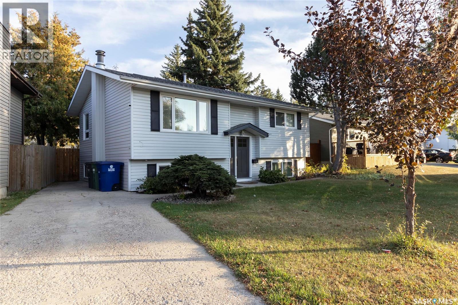 539 Priel Cres, Saskatoon, SK S7M 4K8
