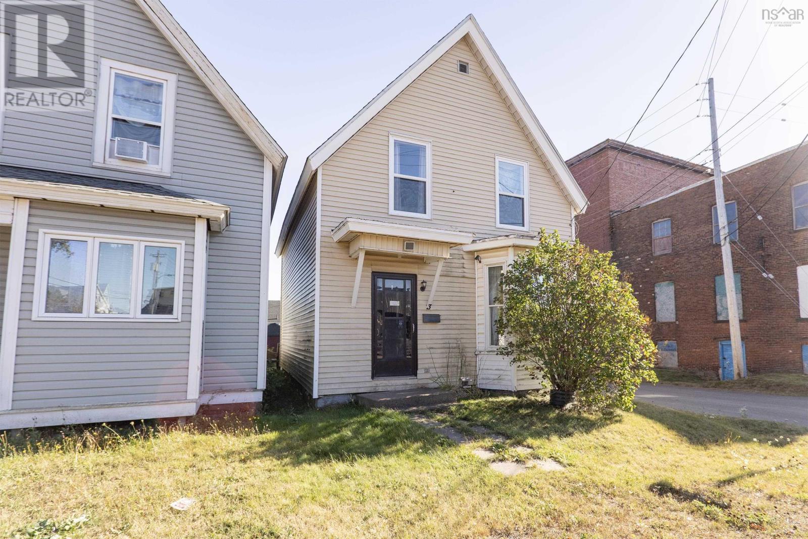3 Crescent Ave, Amherst, NS B4H 1T8