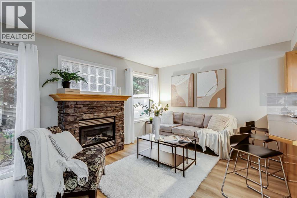 144 Everstone Pl SW, Calgary, AB T2Y 4H8
